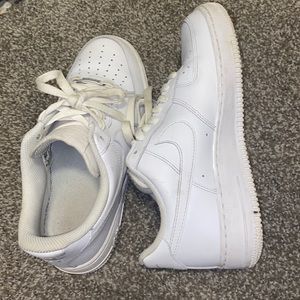 shoes laces could be bleached other then that good condition!